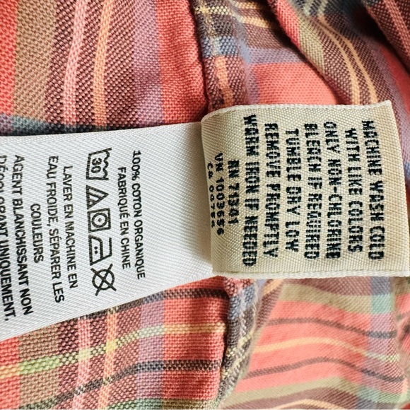 L.L. Bean Vibrant Pink and Blue Button Down Shirt - Picture 5 of 5
